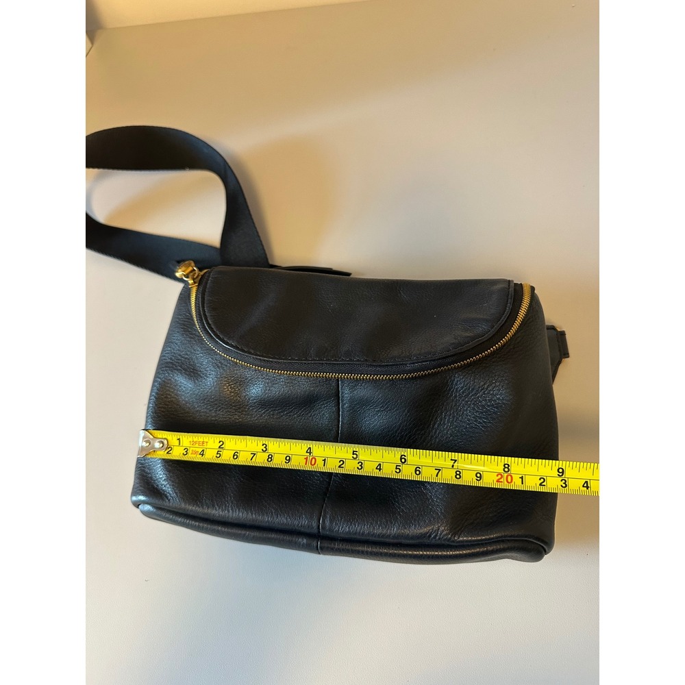Hobo Fern Large Leather Sling Belt Bag in Black - Picture 7 of 8